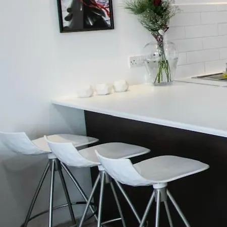 Cozy In Quiet Area In Engomi Apartment Nikosia