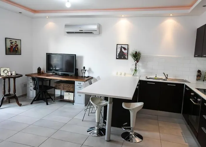 公寓 Cozy In Quiet Area In Engomi