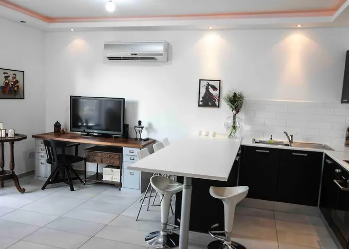 Cozy In Quiet Area In Engomi