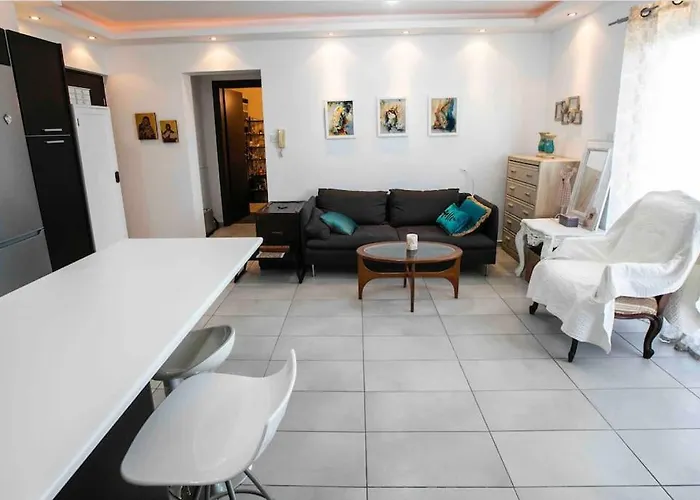 公寓 Cozy In Quiet Area In Engomi *